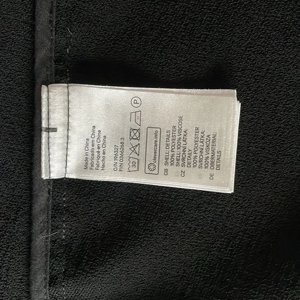 NWOT Black Sleeveless Blazer by H&M - Picture 7 of 9